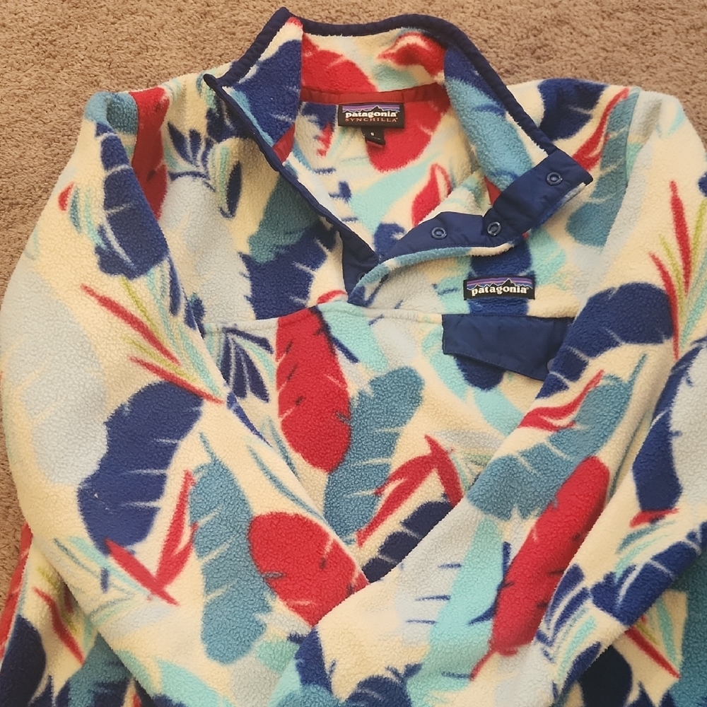 Patagonia Multicolor Leaf Pattern Fleece
